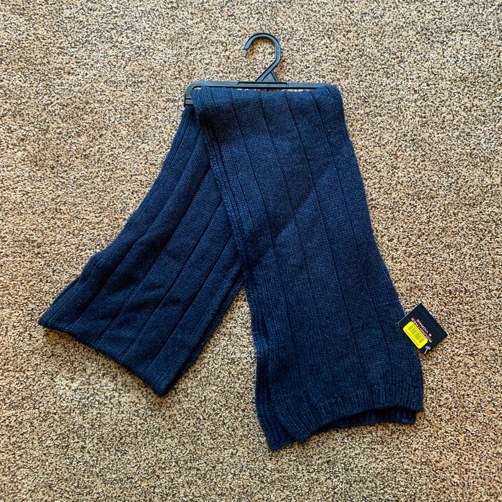 Men’s Roundtree & Yorke wool navy scarf new